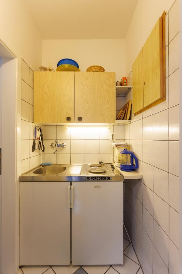 Apartments Pika Krk Town Exterior photo